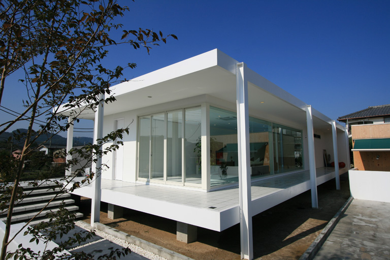 ROUND TABLE2 | デザイン住宅の株式会社ぶすじま建設