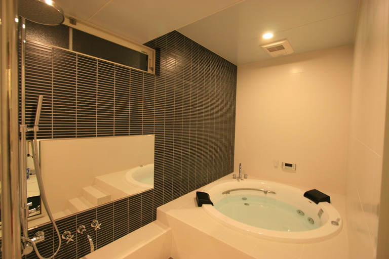 ROUND TABLE2 | デザイン住宅の株式会社ぶすじま建設