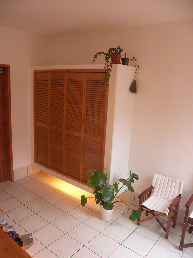 白が映えるシンプル空間 | デザイン住宅の株式会社ぶすじま建設