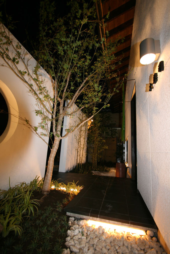 木と朱のコラボレーション | デザイン住宅の株式会社ぶすじま建設