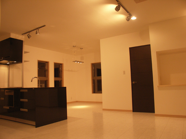 真っ白のシンプル空間