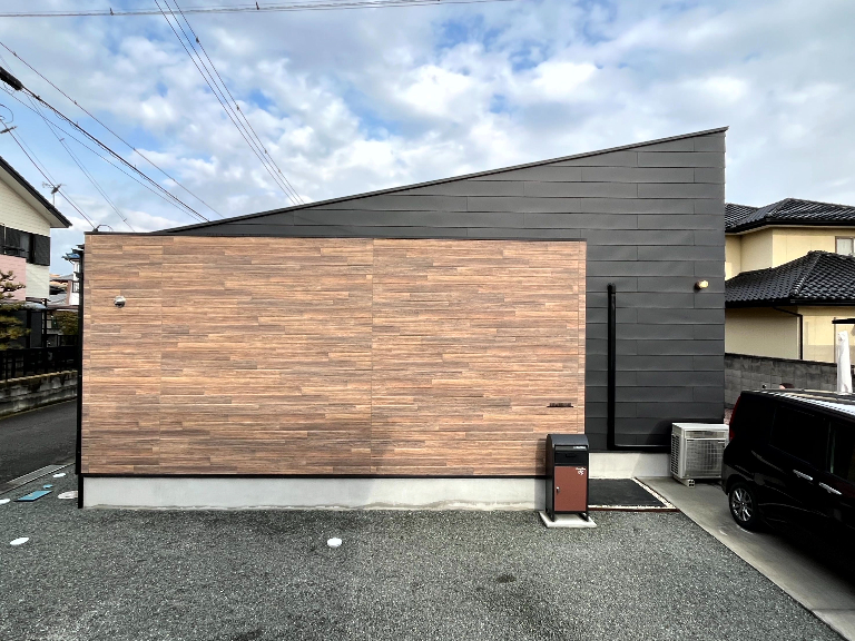 バイクガレージ - de-LIFE | デザイン住宅の株式会社ぶすじま建設