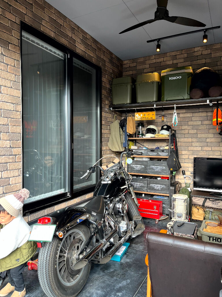 バイクガレージ - de-LIFE | デザイン住宅の株式会社ぶすじま建設
