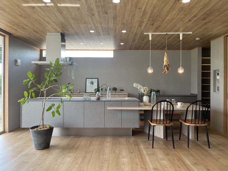 Gray　×　Wood | デザイン住宅の株式会社ぶすじま建設